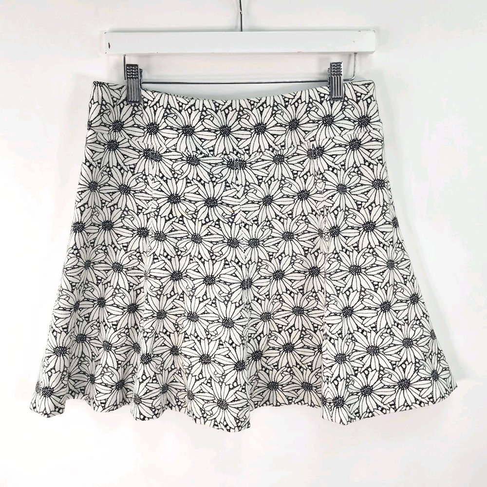 J McLaughlin Circle Skirt Women's M Floral Black White‎